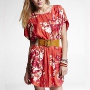Express Floral Print Elastic Waist
Blouson Boat Neck Mini Dress Red
Pink Sz SP